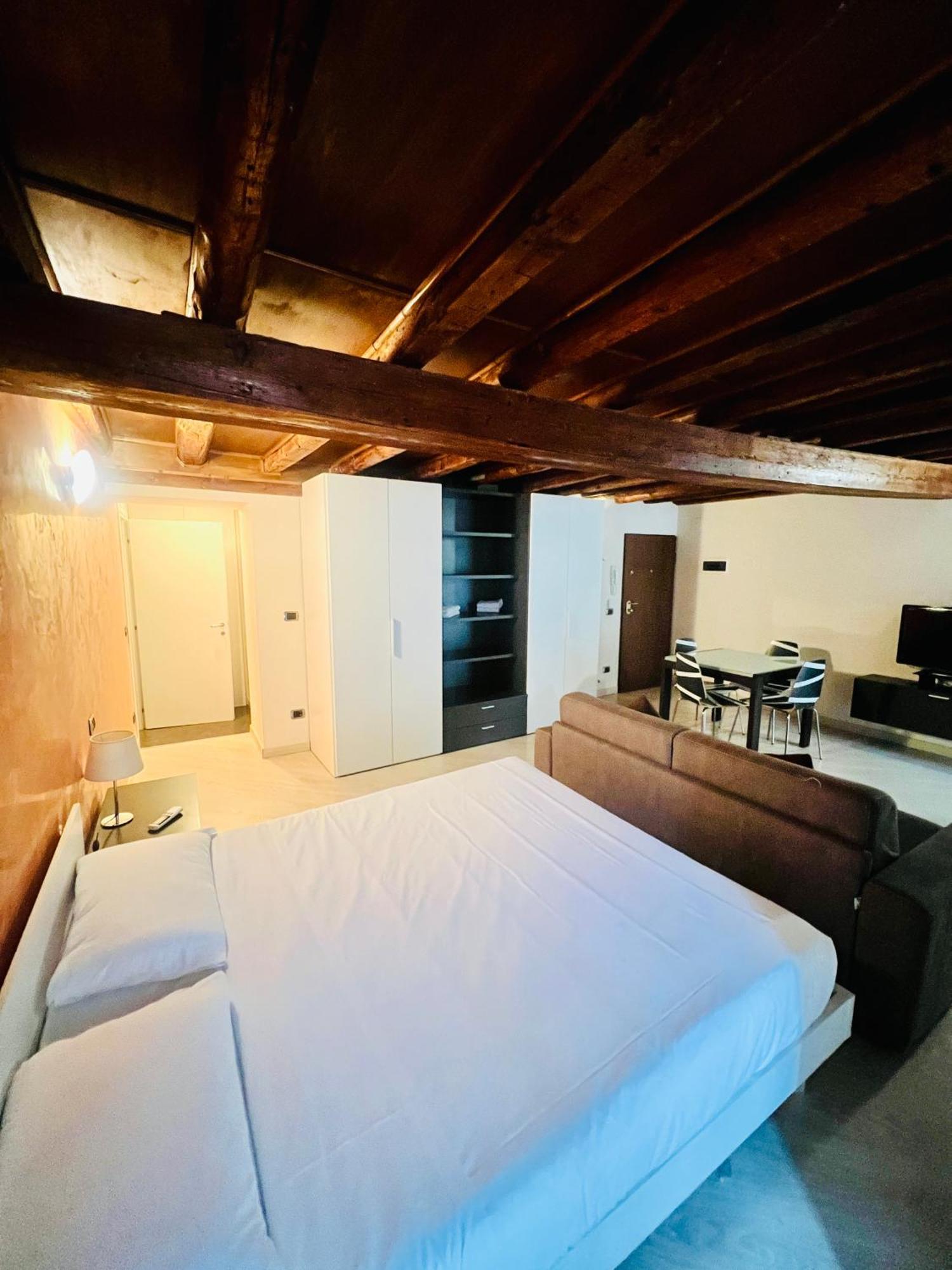 Room Verona Ai Duchi Bagian luar foto