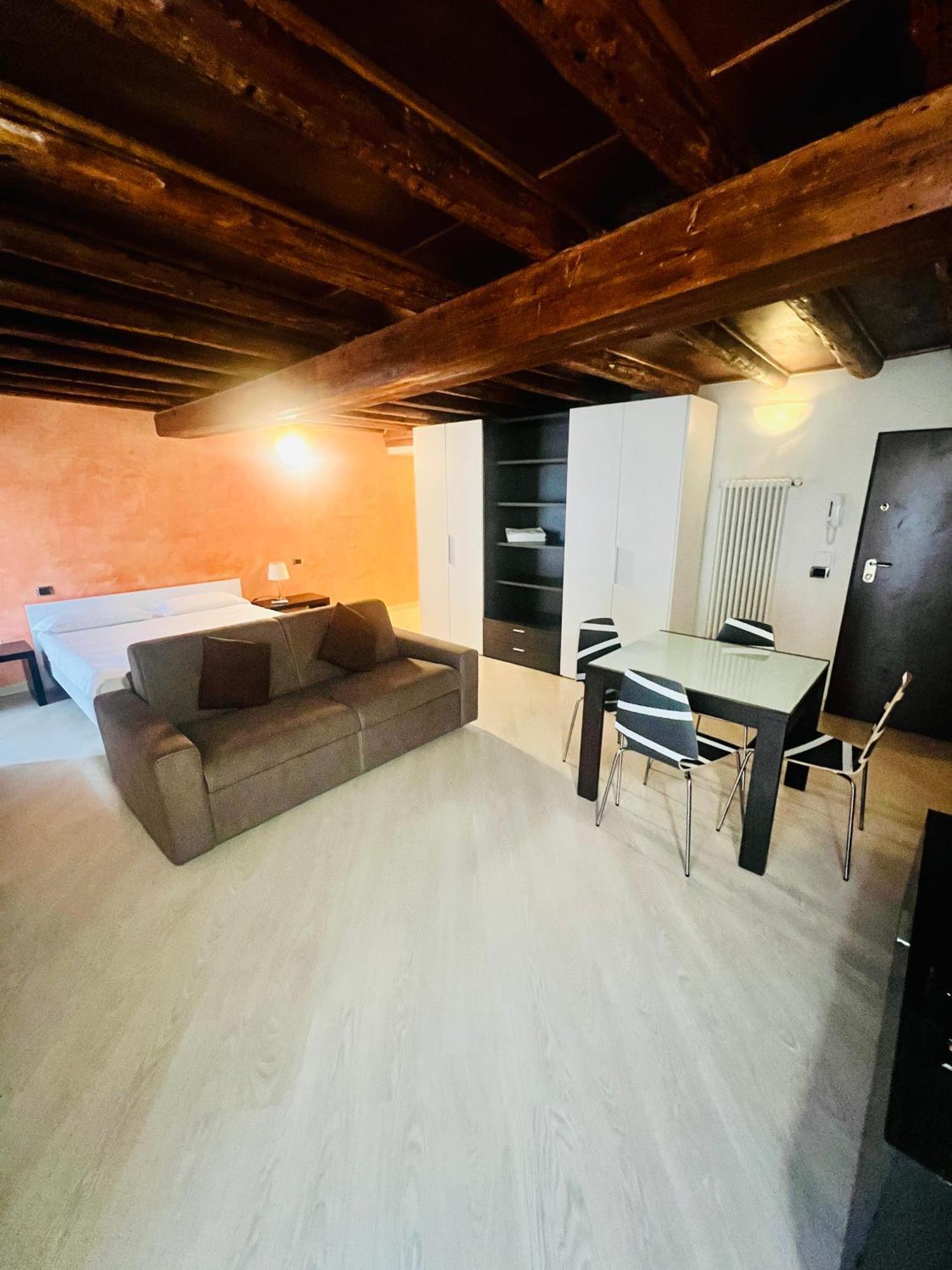 Room Verona Ai Duchi Bagian luar foto