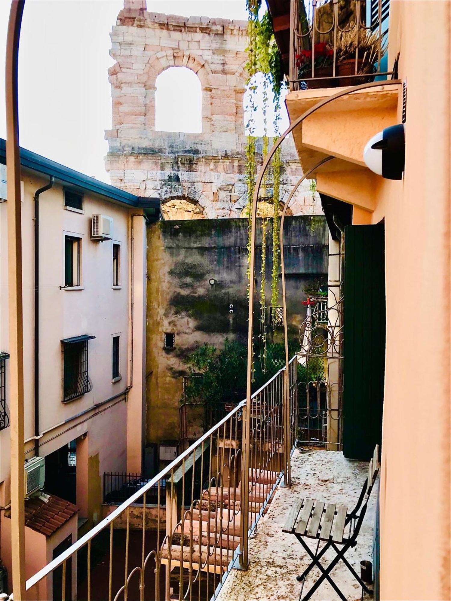 Room Verona Ai Duchi Bagian luar foto